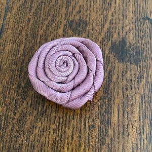 Harvey’s rosette accessory in dusty rose
